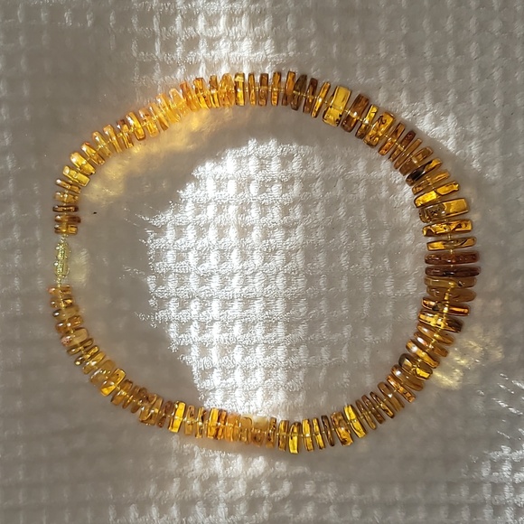 Beautiful Genuine Amber Necklace - Picture 2 of 7
